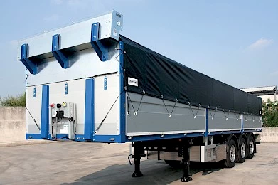 Front view Roll-Wing tarpaulin system