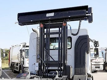 Chariot télescopique du système de bâchage Cover-Truck à enroulement